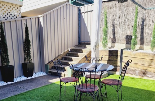 Prospect House | 2 Bedroom Townhouse in Prospect⚫ Spacious and 10 mins to the CBD!