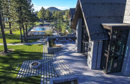 Stateline House | 2 bedroom Villa Suite Lakeview