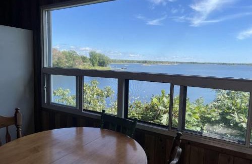 Carling House | 2-bedroom Waterfront Cottage in Georgian Bay - Rockwood #7