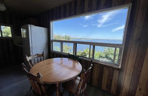 Carling House | 2-bedroom Waterfront Cottage in Georgian Bay - Rockwood #7