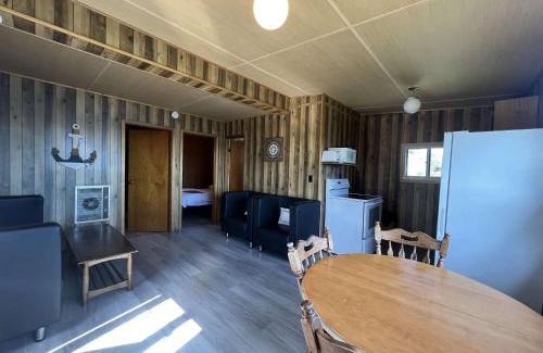 Carling House | 2-bedroom Waterfront Cottage in Georgian Bay - Rockwood #7