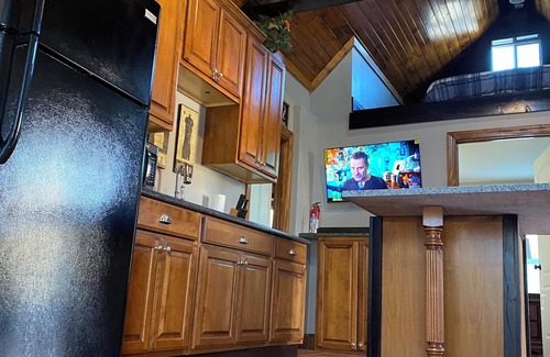 La Follette House | 2-bedroom with a loft . Only a block away from the ATV/hiking trails !