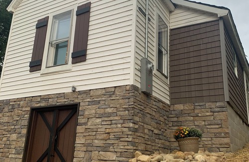 La Follette House | 2-bedroom with a loft . Only a block away from the ATV/hiking trails !