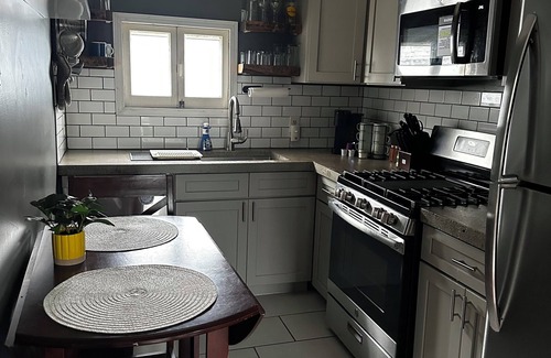Rochester Apartment | 2-bedroom with private sun porches in Rochester with WiFi, AC. Enjoy your stay