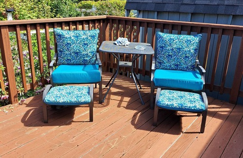 Humboldt Hill House | 2 bedroom with private hot tub, I studio with private hot tub separate units.