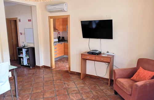 Burgau House | 2 bedrooms, 3 bathrooms, AC, Wi Fi, private pool - walk to the beach!