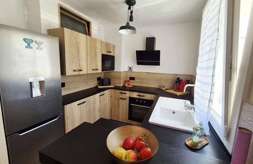 Les Sablettes Apartment | 2 bedrooms, air conditioning, just a stone's throw from the sea