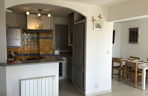 Sausset-les-Pins Condo | 2 Bedrooms for a Vacation Just a Stone's Throw Away from the Sea and Shopsn