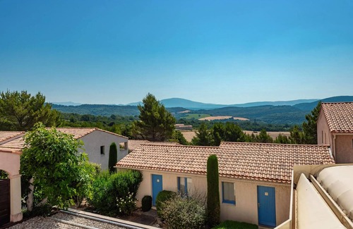 Montpezat Apartment | 2 Bedrooms + Sleeping Area Classic 2 Adults and 1 Child Terrace