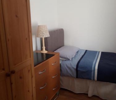 Winchester House | 2 Bedrooms Homestays In Winchester