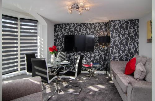 South Shore Apartment | 2 Bedrooms Sleeps 6 Near Top Blackpool Attractions