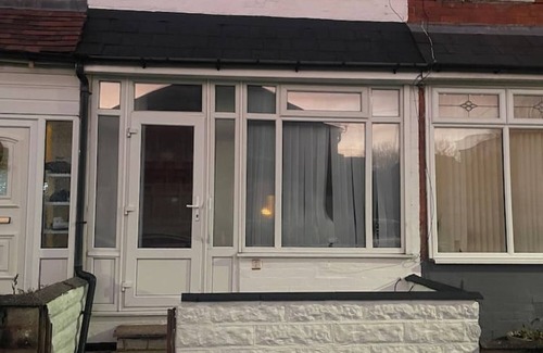 Yardley Apartment | 2 Bedrooms Urban oasis near NEC, Airportnn