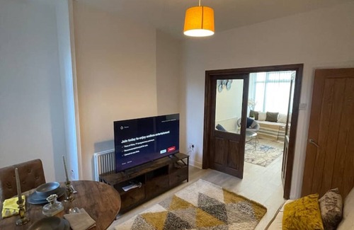 Yardley Apartment | 2 Bedrooms Urban oasis near NEC, Airportnn