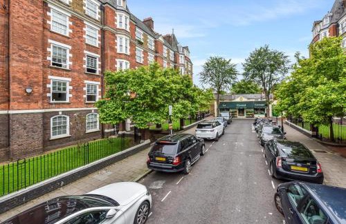 St. Johns Wood Apartment | 2 Beds apartment near Lords Cricket grounds
