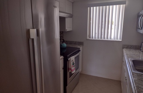 Daytona Beach Apartment | 2-beds apartment in quiet area in Daytona Beach with WiFi, Playground and more.