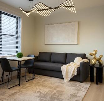 East Allegheny Apartment | 2 Beds Free parking City Escape