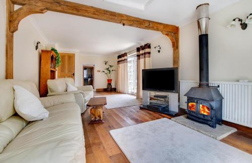 Saxmundham House | 2 Benhall Green