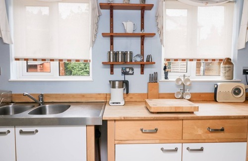 Backbarrow Cottage | 2 BENS ROW, pet friendly, character holiday cottage in Backbarrow