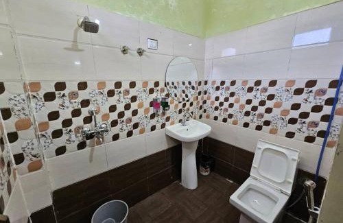 Alambagh Apartment | 2 BHK in Krishna Nagar Lucknow LKO202R