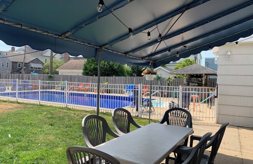 Avon by the Sea House | 2 blocks from the beach! 4-bedroom house in delightful Avon-by-the-Sea