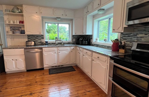 Elk Rapids House | 2 Blocks to beach, downtown. Sleeps 12. Porch, Deck, Fire Pit