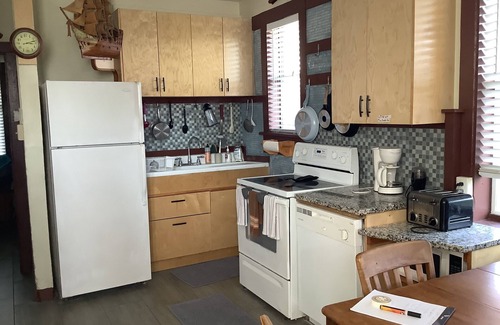 Vilano Beach Apartment | 2 blocks to beach, close to Publix, .with relaxing yard & private park.