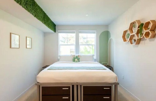 Chico Apartment | 2 Br Apartment w/ Pool+Tanning+Gym+BBQ+Firepit
