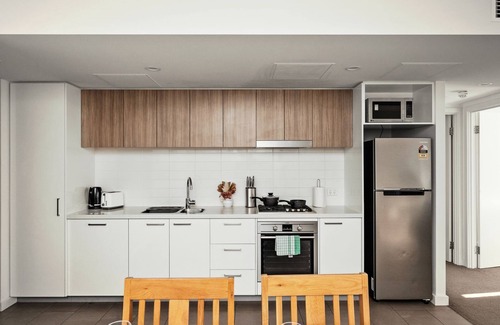 Adelaide Central Business District Apartment | 2 BR Apartment with Stunning Views and Car Parking