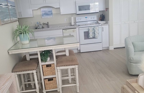 Fort Myers Beach Condo | 2 BR BEAUTY ON BEACH SIDE 2550 Estero Blvd.