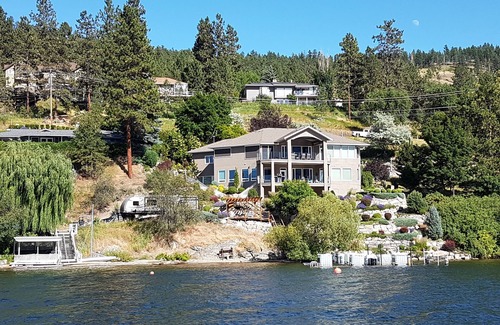 Central Okanagan House | 2 BR Lakefront suite on Okanagan Lake With Private deck, dock, boat lift.