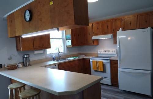 Fulda Cottage | 2-BR loft home, private lake for fishing/swimming, Tell City area rural estate