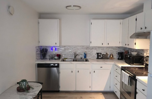 Roosevelt Apartment | 2 BR/Modern & Bright/Near Downtown Bellingham