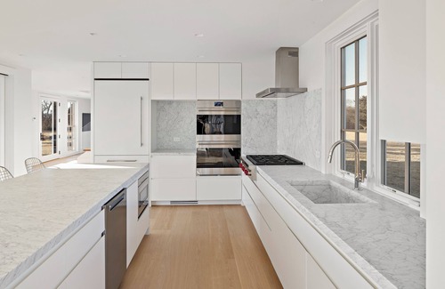 Chilmark House | 2 BR, Modern Main House, private beach, AC, Wifi, Modern Luxury, Fireplace