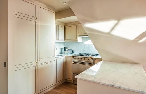 Chelsea Apartment | 2 BR refurbishhed penthouse - Sloane Square Chelsea