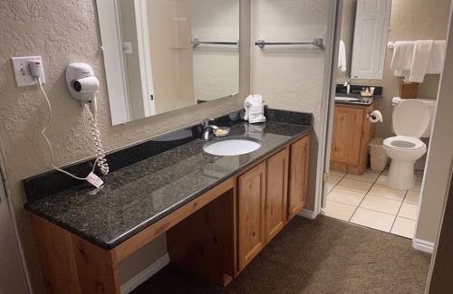 North Park City Cabin | 2 BR with a Murphy bed, 1 Bath, walk to Park City Mnt Ski Resort and downtown