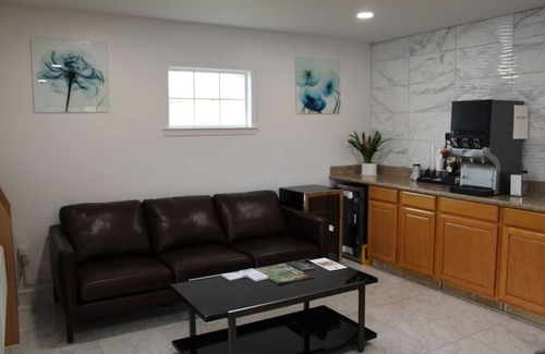 Ashland Hotel | 2 Budget Friendly Rooms, Scottish Inns, Near Southern Oregon University
