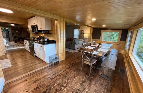 Apple Ridge Cabin | 2 Cabins, 100 Mile Views, Hot Tub, 2½ miles to BR
