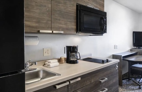 Bentonville House | 2 Charming Rooms w/Kitchen, Near Crystal Bridges Museum & Pet-Friendly