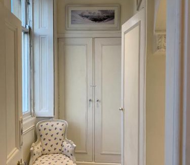 West End House | 2 Chester St