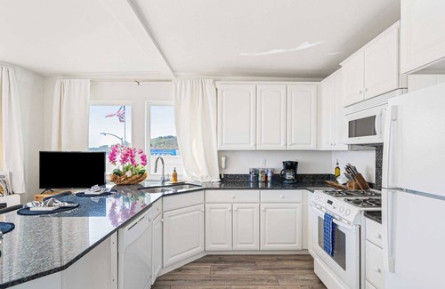 Cayucos Cottage | 2 Coastal Studios at Cayucus Beach Access + Ocean Views