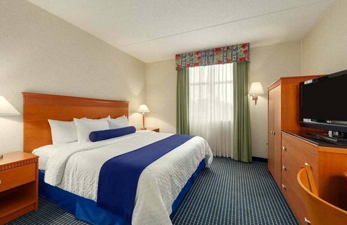 Lexington Hotel | 2 Connecting Suites at a Hotel