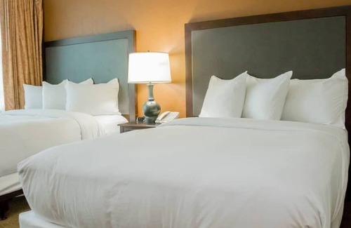 Lexington Hotel | 2 Connecting Suites at a Hotel