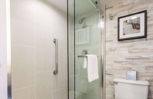 Lexington Hotel | 2 Connecting Suites at a Hotel