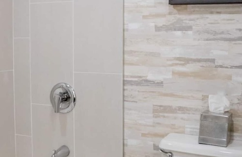 Lexington Hotel | 2 Connecting Suites at a Hotel