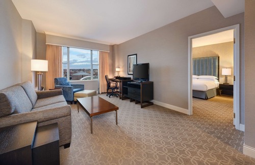 Westown House | 2 Connecting Suites at a 4⭐️ Hotel