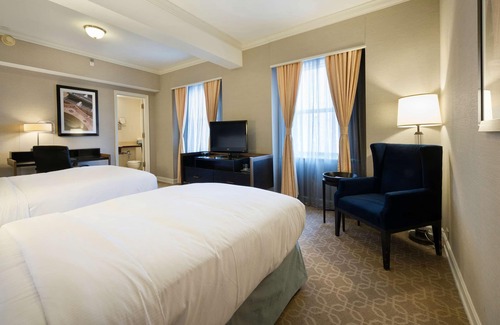Westown House | 2 Connecting Suites at a 4⭐️ Hotel