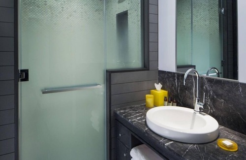 Union Square Hotel | 2 Connecting Suites at a 4⭐️ Hotel