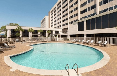 Downtown Wilmington House | 2 Connecting Suites at a 4⭐️ Hotel