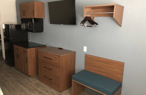 Arena District House | 2 Convenient Studios Near Riverwalk w/Kitchenette, Perfect for Extended Stays