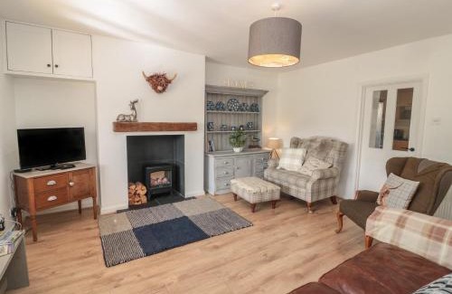 Norham House | 2 Cross View